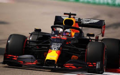 Hamilton hoopt  te blijven deelnemen aan de Formule 1 na het winnen van het zevende kampioenschap om de wereld te verbeteren
