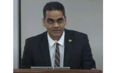 Minister Ramadhin werkt aan verbetering dienstverlening gezondheidssector