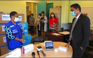PAHO/WHO ondersteunen Volksgezondheid met testkits