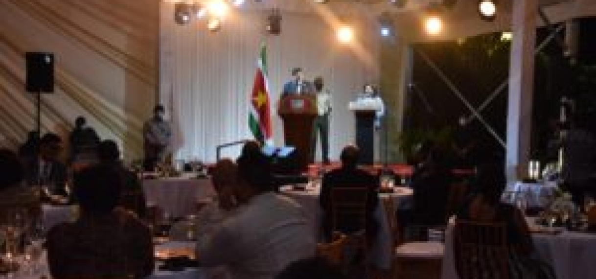 President Santokhi staat stil bij 45 jaar Republiek Suriname