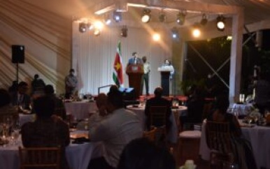 President Santokhi staat stil bij 45 jaar Republiek Suriname
