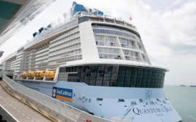 Cruiseschip keert om vanwege coronageval, passagier blijkt toch niet besmet
