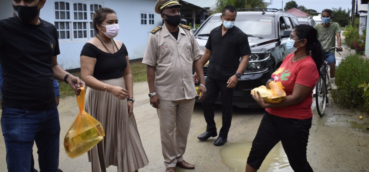 First lady bezoekt Mariënburg, kinderhuis Leliëndaal en Huize Simba