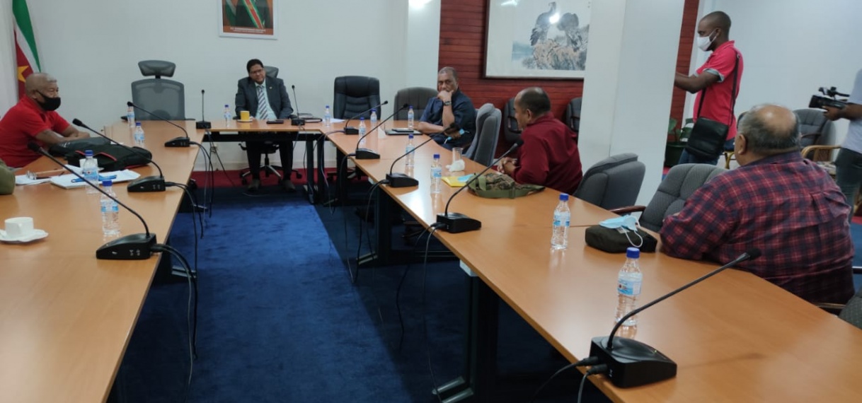 President heeft ontmoeting met voormalige Tucajana Amazones