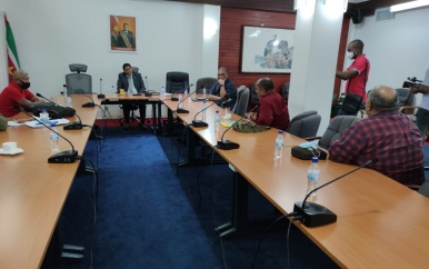 President heeft ontmoeting met voormalige Tucajana Amazones