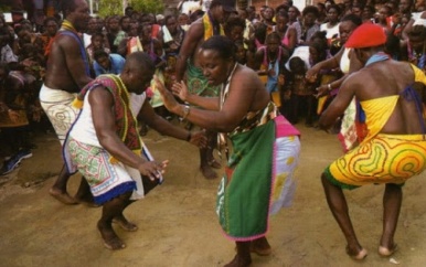 Banamba & Awasa dans Saifa`s dansschool
