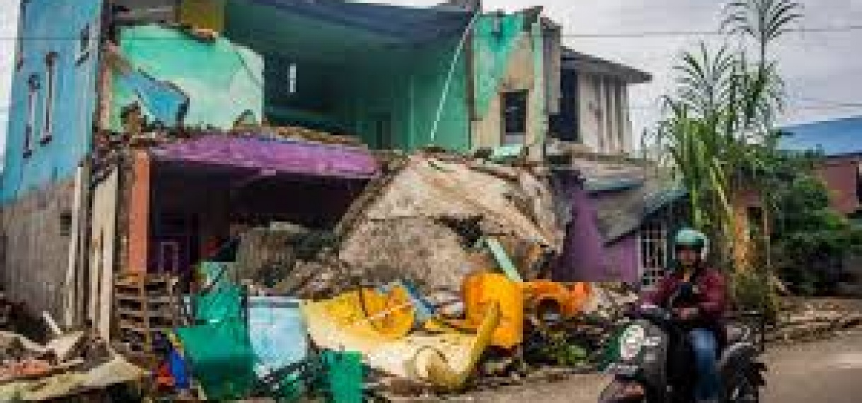Autoriteiten vrezen dat dodental (70) aardbeving Sulawesi verder oploopt