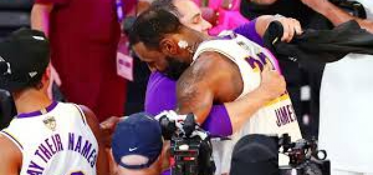 Spelers Los Angeles Lakers krijgen dag vrij om Bryant te herdenken