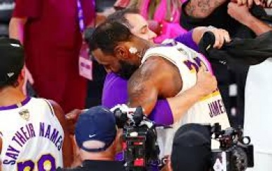 Spelers Los Angeles Lakers krijgen dag vrij om Bryant te herdenken