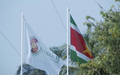 Launch bedrijfsvlag STVS tevens 40 dienstjaren Krishnedath Trilokie