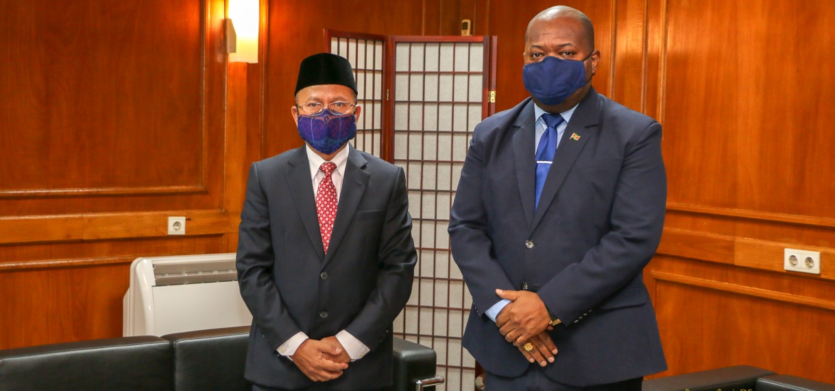 Assembleevoorzitter Bee ontvangt Indonesische ambassadeur voor kennismaking
