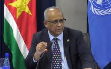 Minister Ramdin denkt aan ambassadeurspost in Israël