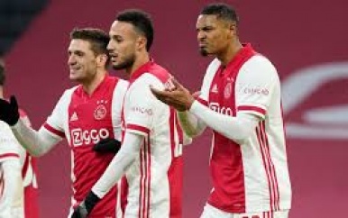 Haller schiet tegen PSV frustratie van zich af: ‘Dan maar zo antwoorden’