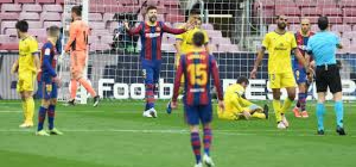 FC Barcelona verspeelt zege en profiteert minimaal van nederlaag Atlético