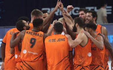 Basketballers sluiten succesvolle EK-kwalificatie af met nederlaag