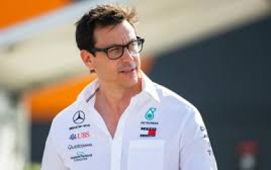 Mercedes-teambaas Wolff ziet Red Bull als favoriet voor komend F1-seizoen