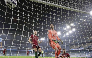 Manchester City boekt tegen Wolves 21ste zege op rij .