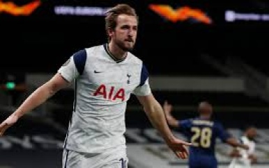 Kane helpt ‘Spurs’ aan goede uitgangspositie, United geeft winst uit handen