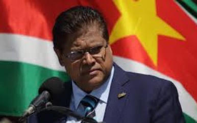 Suriname worstelt jaar na eerste besmetting met start vaccinatiecampagne