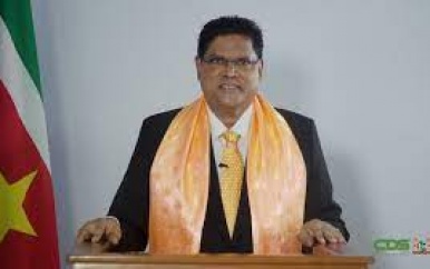 President Santokhi: “Holi verbroedert, laten wij die éénheid opzoeken