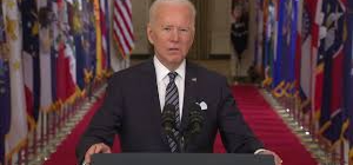 Biden hoopt dat normale leven in VS in juli weer deels is teruggekeerd