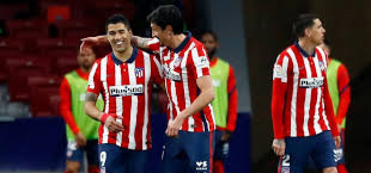 Suárez helpt Atlético met 500ste doelpunt uit carrière aan belangrijke zege in titelstrijd