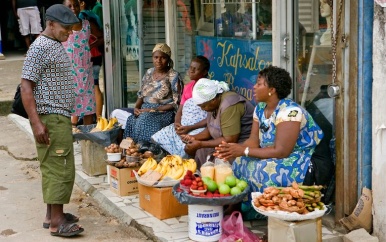 Verkoop van groente op een laag pitje