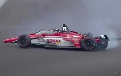 Coureur Rinus van Kalmthout breekt vinger bij flinke klapper.