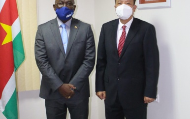 Chinese ambassadeur op kennismakingsbezoek bij Juspol