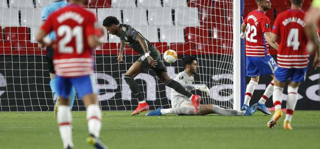 Manchester United dicht bij de halve finale, Slavia Praag houdt stand bij Arsenal.