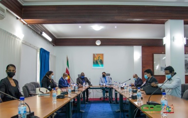 President Santokhi geïnformeerd over vervolgtraject NRA-rapport