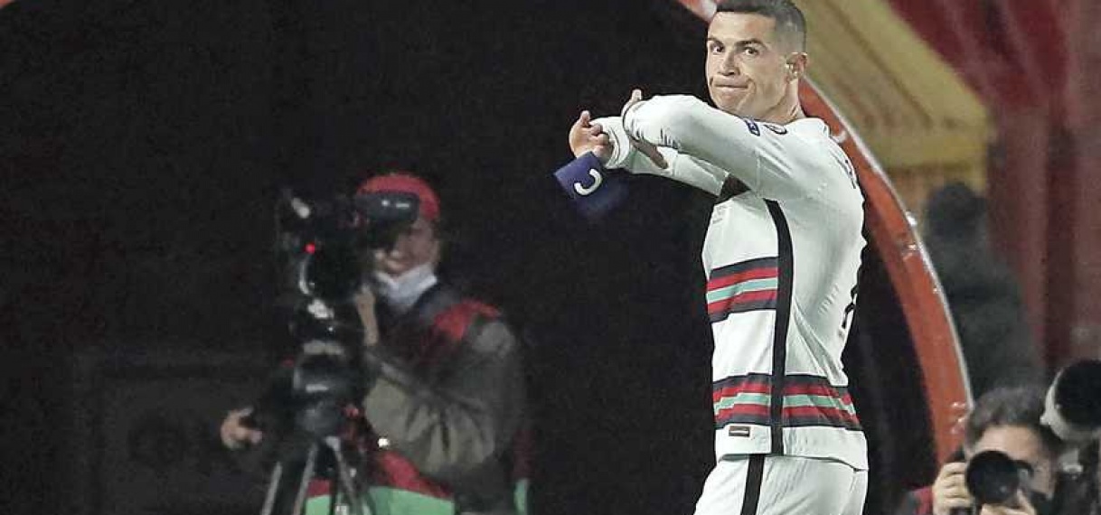 Aanvoerdersband woedende Ronaldo brengt smak geld op voor ziek kind
