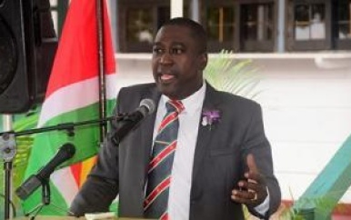 Ex- minister RO:“ liever vandaag dan morgen erkenning grondenrechten”