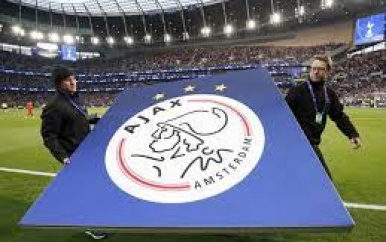 Ajax ziet ‘te veel losse eindjes’ en wacht met standpunt over Super League