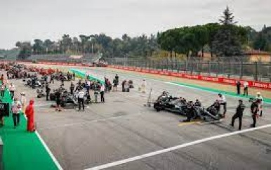 Formule 1 vervroegt kwalificatie in Imola wegens uitvaart prins Philip