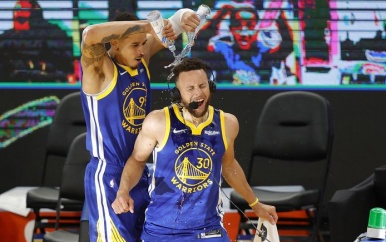 Curry nieuwe clubtopscorer aller tijden: ‘Ongelooflijke prestatie’