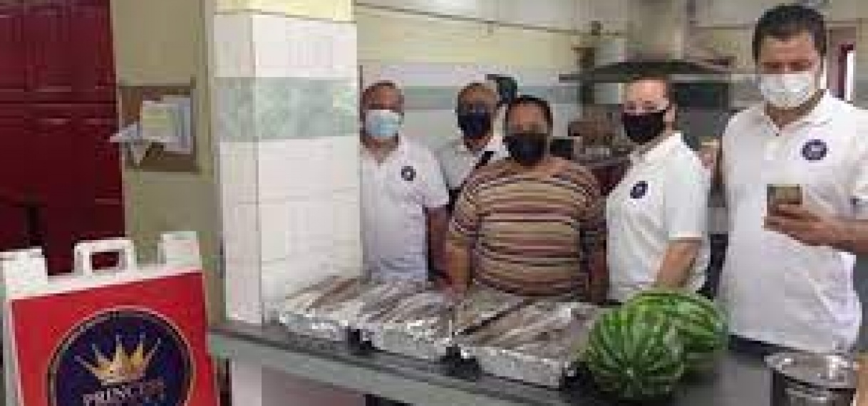 Bewoners van Stichting Betheljada in de bloemetjes gezet