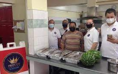 Bewoners van Stichting Betheljada in de bloemetjes gezet