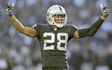 Voormalig NFL-speler (32) richt bloedbad aan en doodt zichzelf’.