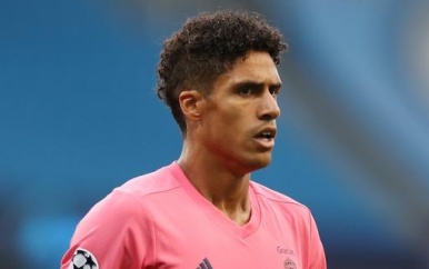 Real Madrid mist verdediger Varane tegen Liverpool na positieve coronatest