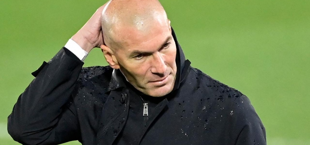 Zidane pareert kritiek Koeman: ‘De fout lag niet bij de scheidsrechter’