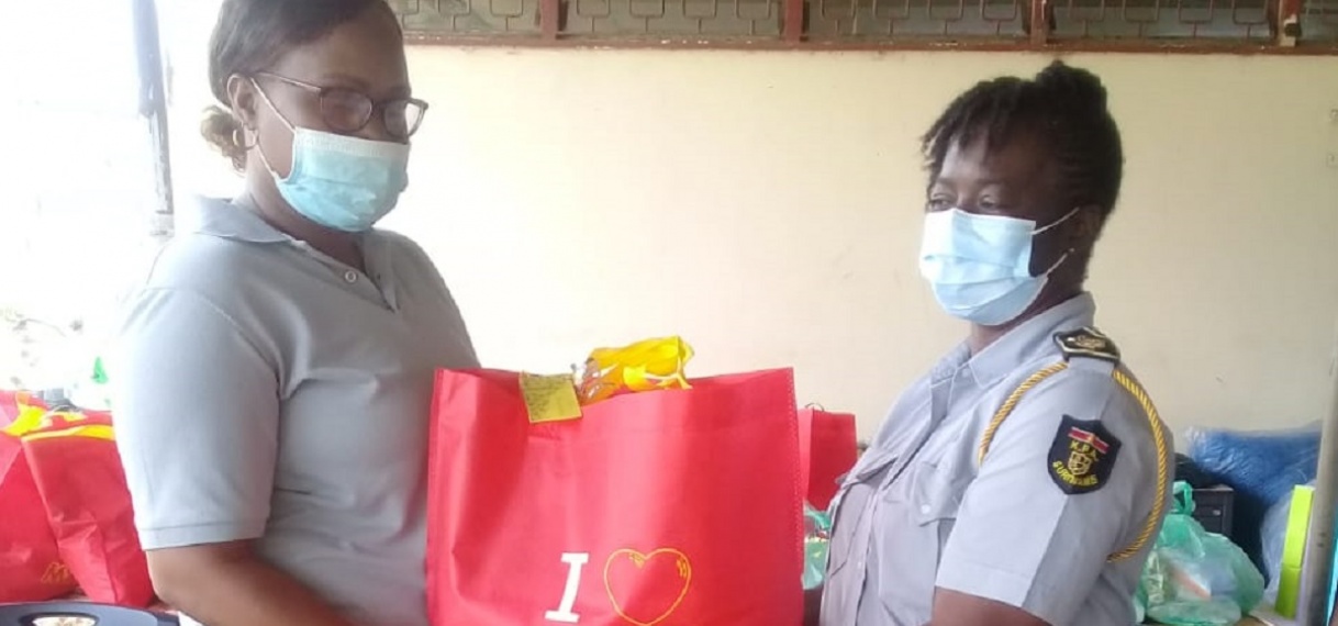 PID verwent vrouwelijke personeelsleden met Moederdag