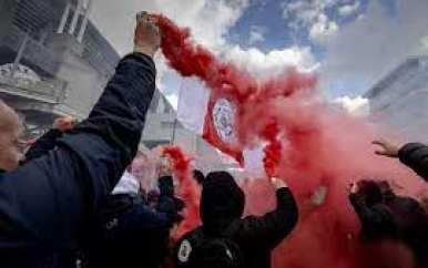 De Jonge haalt uit naar Ajax na kampioensfeest met 12.000 juichende fans