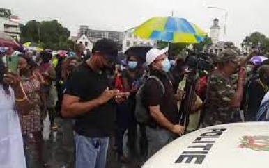 “Honderden demonstranten laten hun stem horen”