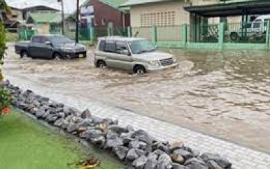 Wateroverlast in Paramaribo- Noord nog nooit zo erg geweest