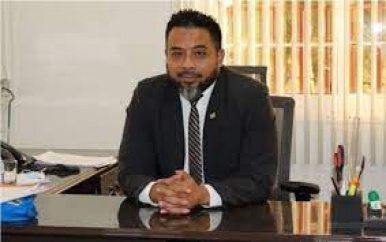 Minister Somohardjo verwacht dat ambtenaren zelf uit dienst treden