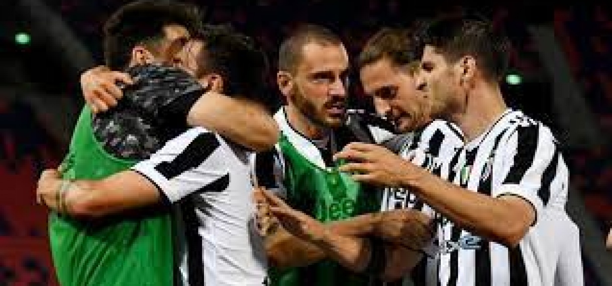 Juventus verzekert zich op laatste speeldag van Champions League-ticket
