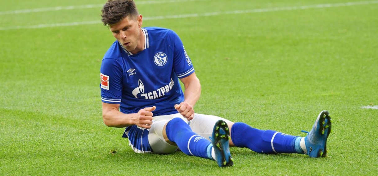 Huntelaar (37) overweegt toch langer door te gaan bij Schalke 04