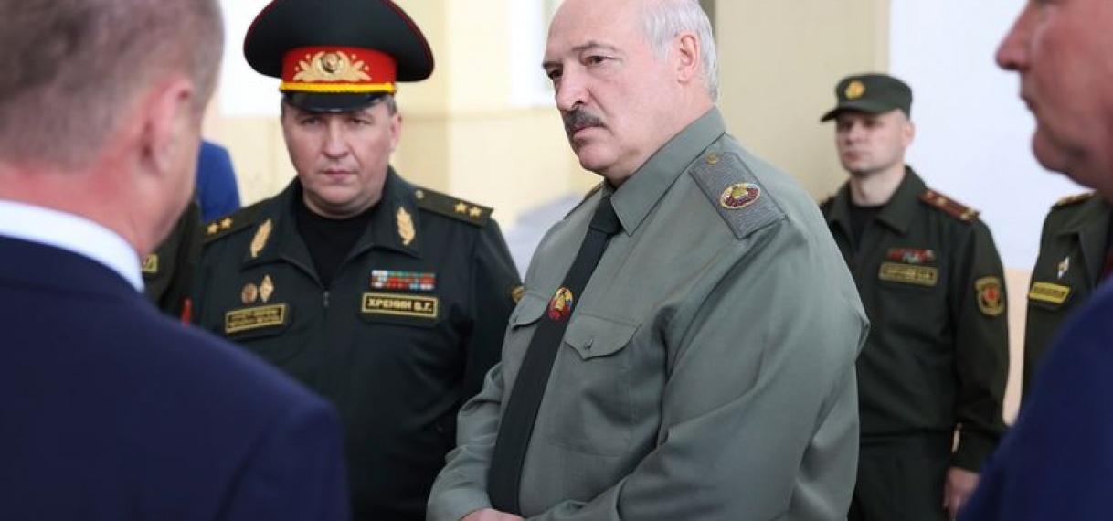 Brede coalitie draait Belarus duimschroeven aan