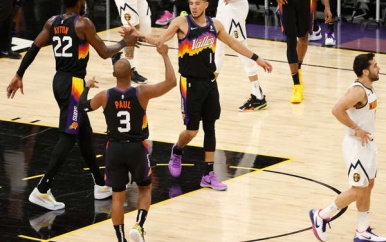 Basketballers Phoenix voor eerst in elf jaar naar finale Western Conference